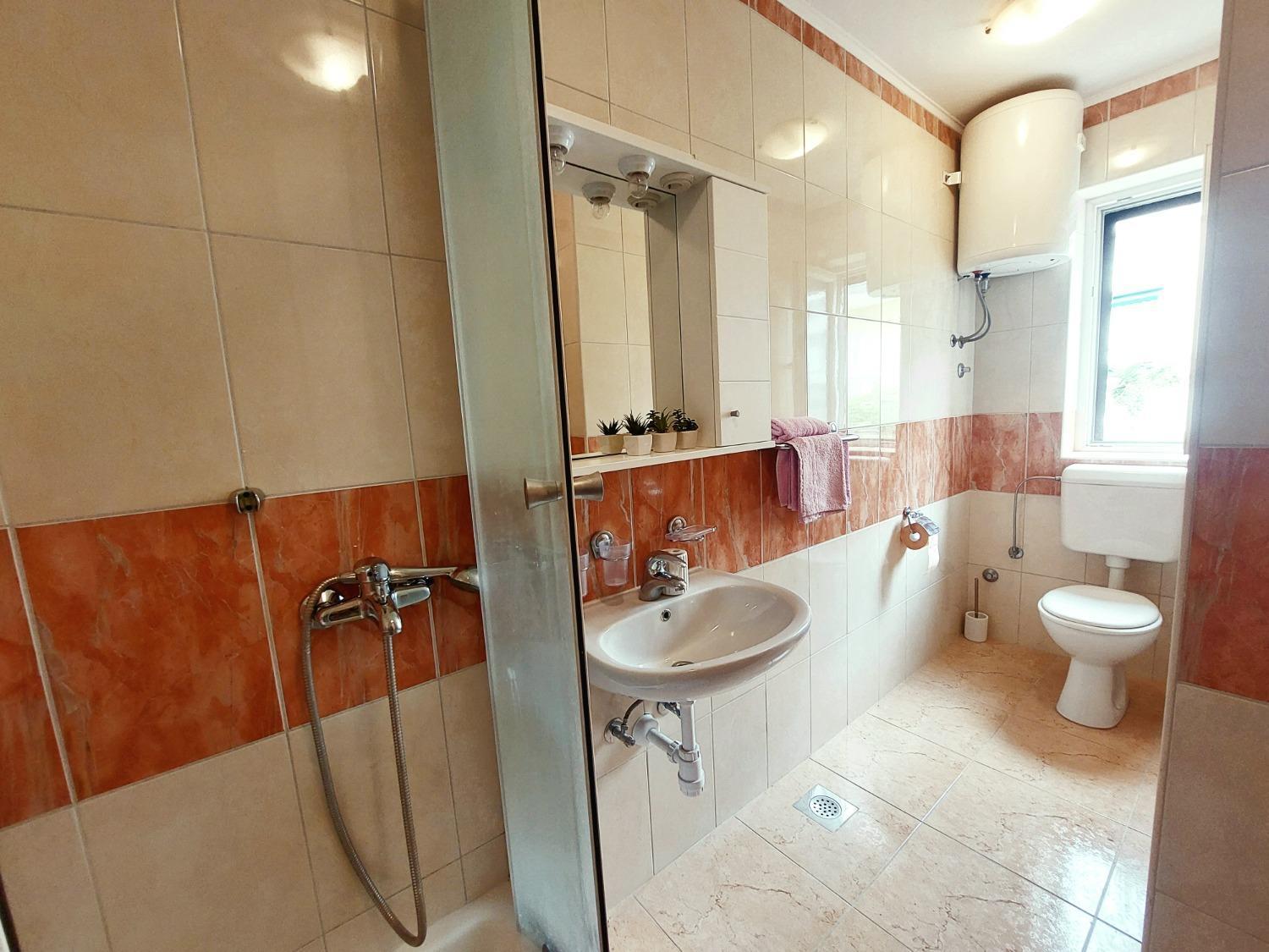 Apartment Fila - Large & Close To The Beach Makarska Exterior photo
