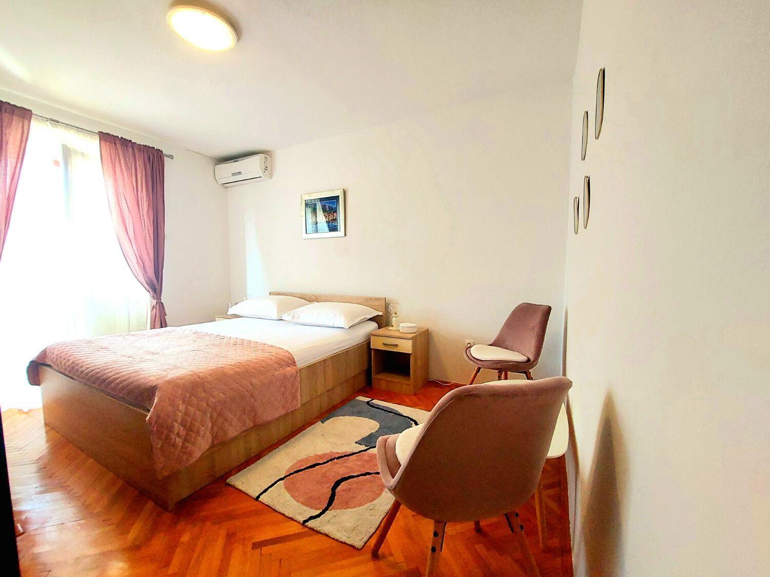 Apartment Fila - Large & Close To The Beach Makarska Exterior photo