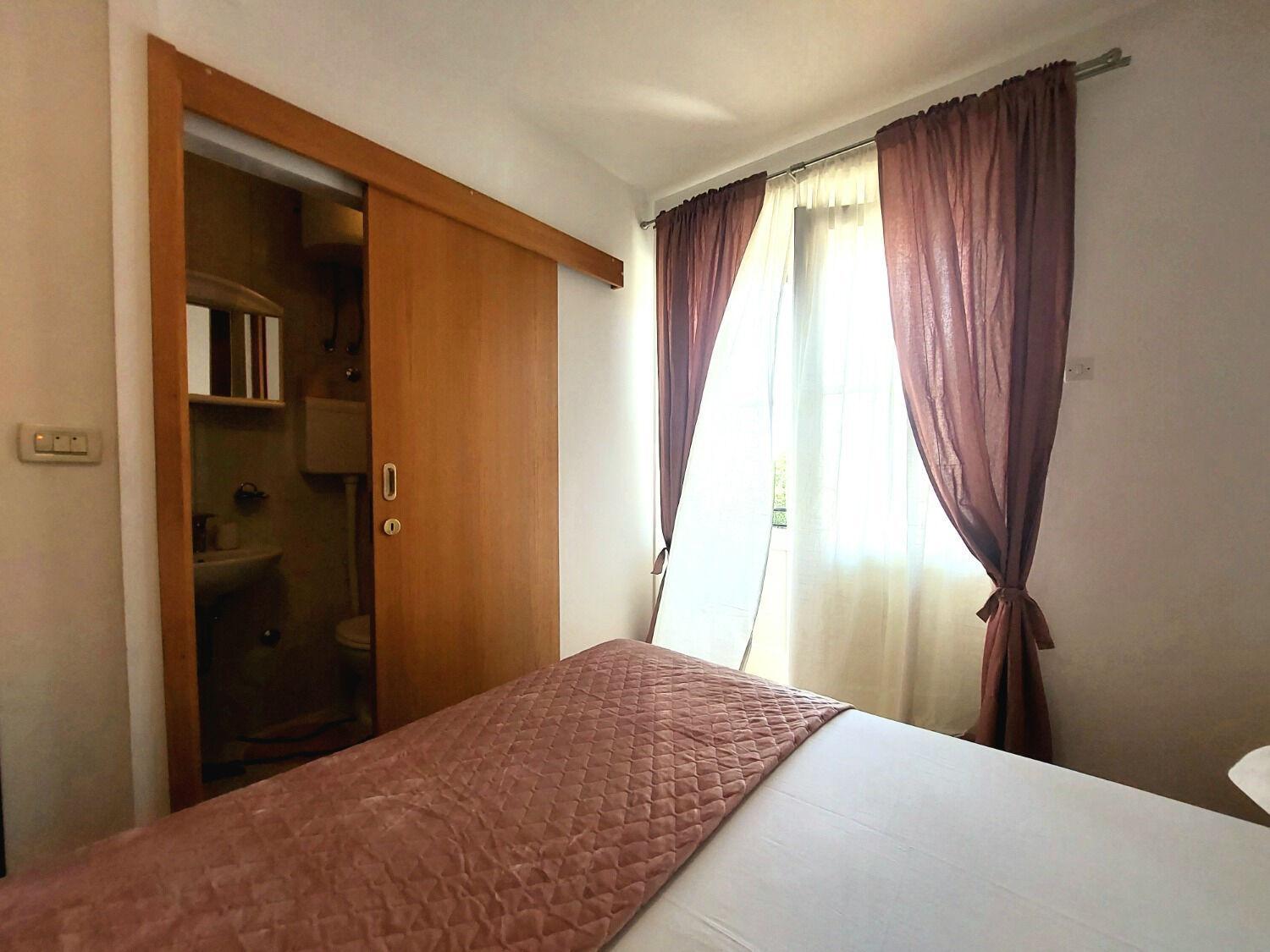 Apartment Fila - Large & Close To The Beach Makarska Exterior photo